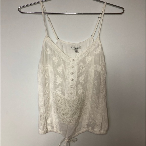 White top - Picture 2 of 4